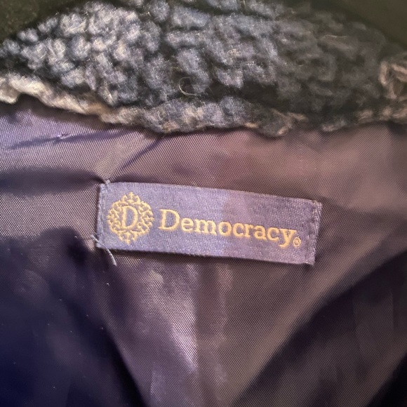 Democracy Cropped Sherpa Jacket L; Teddy Bear; Blue Checkered - Picture 2 of 6